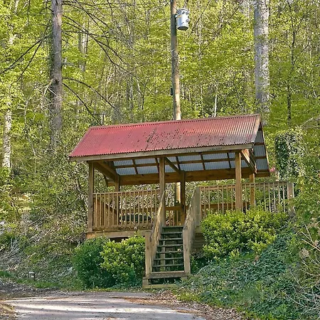 Creekside Retreat #208-3